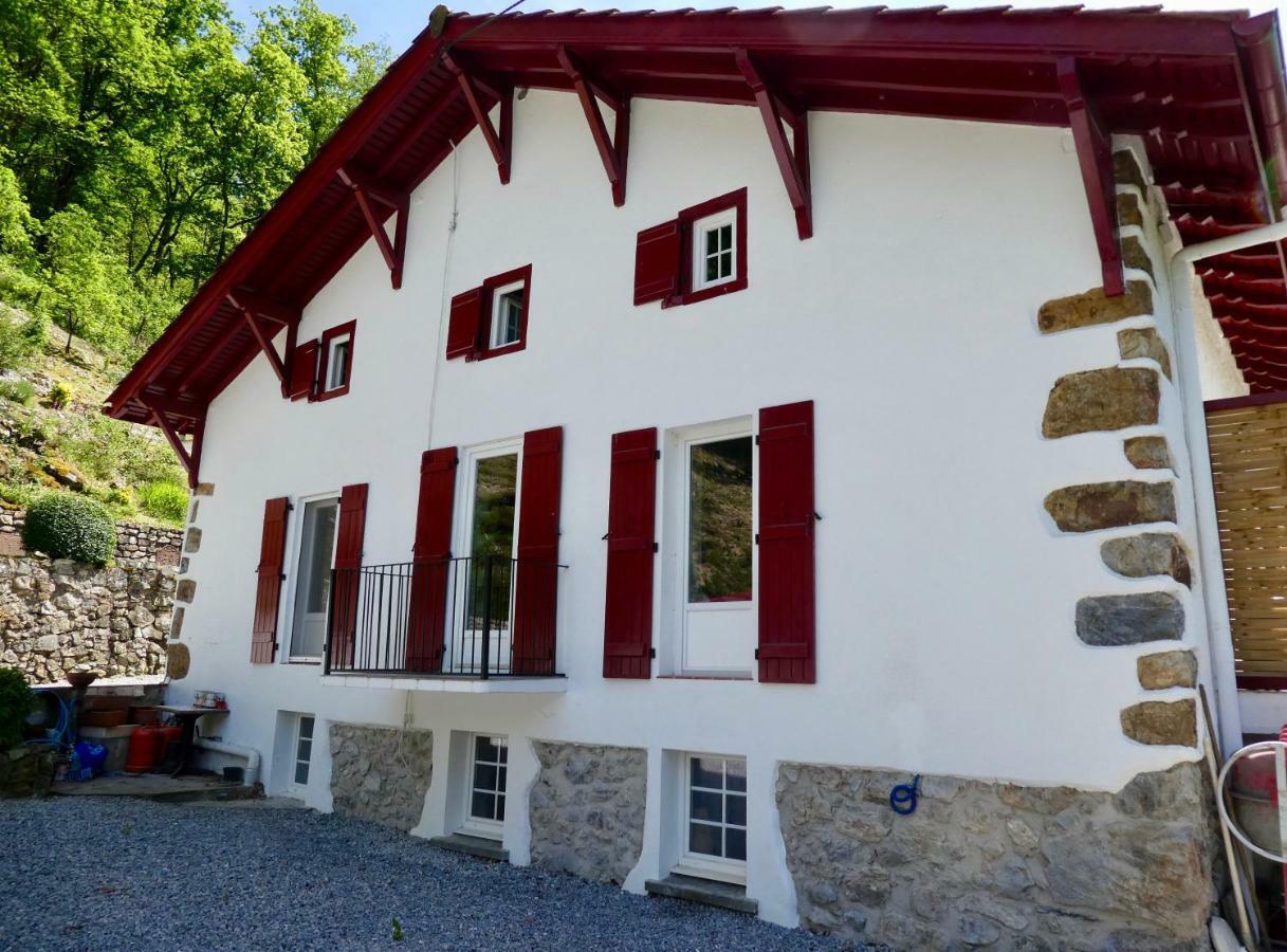 Chambres D'Hotes Agorerreka Saint-Etienne-de-Baigorry Exterior photo